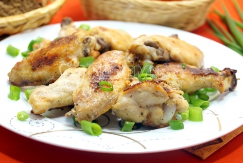 Нежные куриные крылышки в духовке
