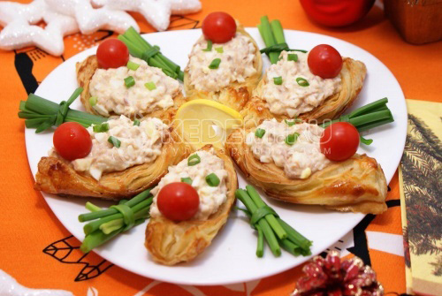 Лодочки с начинкой из тунца
