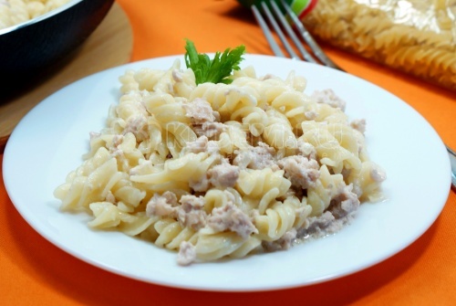 Макароны с индейкой в сливочном соусе