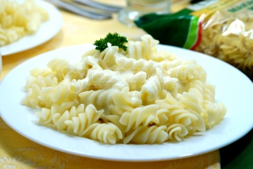 Макароны с соусом бешамель