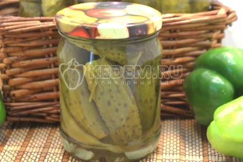 Маринованные огурцы с болгарским перцем