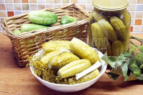 Маринованные огурцы с хреном