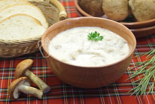 Маслята жареные со сметаной