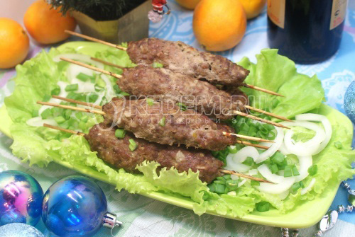 Мясо на шпажках