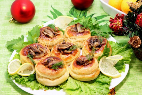 Новогодние волованчики с грибами