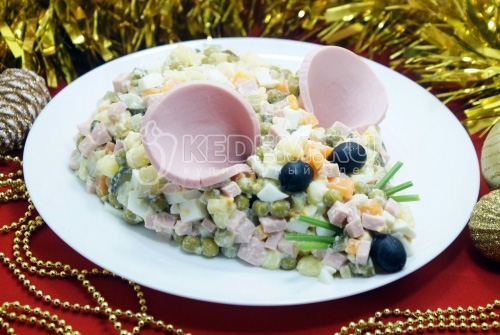 Новогодний оливье Мышь
