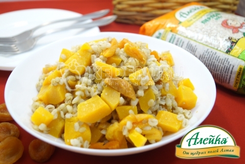 Перловая каша с тыквой и курагой