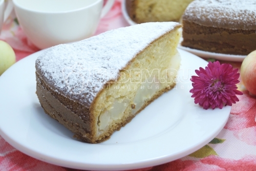 Пирог на сметане с яблоками