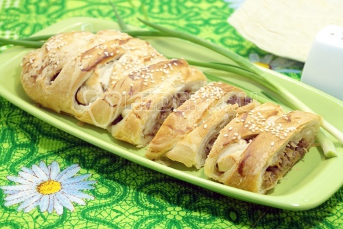 Пирог с капустой и фаршем