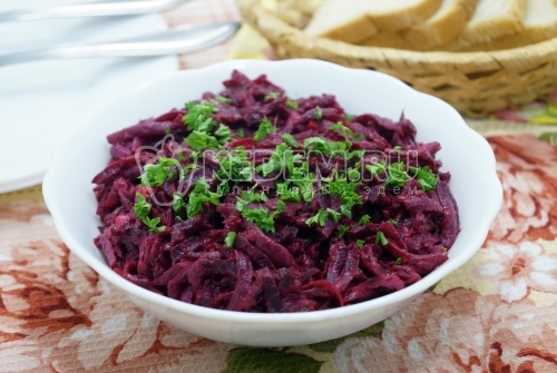 Салат из свеклы с чесноком