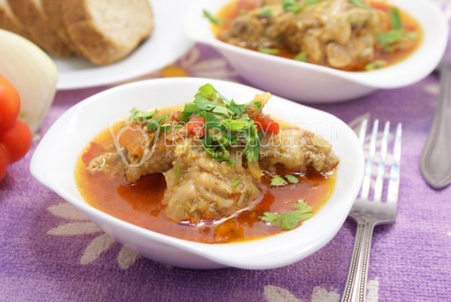 Тушеная курица с овощами