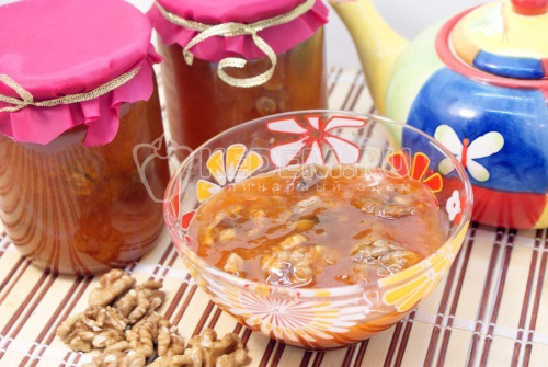 Варенье из абрикосов с грецкими орехами