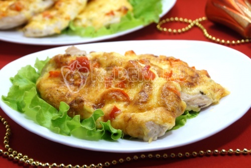 Запеченное куриное филе в духовке под сырной корочкой