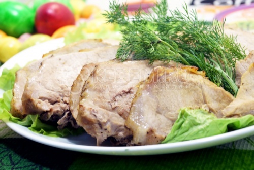 Запеченное мясо в фольге на Пасху