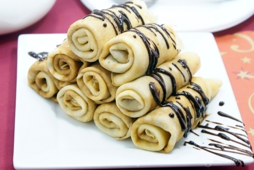 Блины с вареной сгущенкой