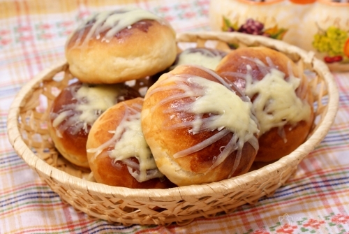 Булочки с сыром в духовке на сухих дрожжах
