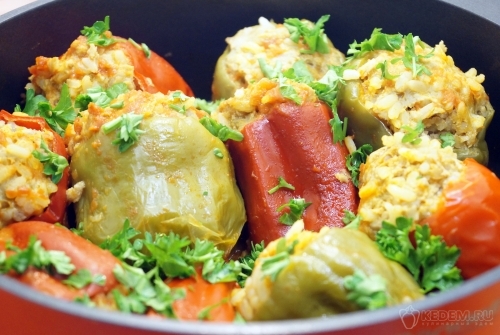 Фаршированные перцы с фаршем и рисом