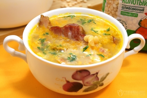 Гороховый суп с копчеными ребрышками