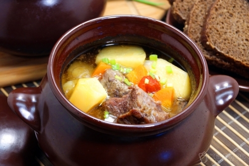 Говядина в горшочках в духовке с картошкой и овощами