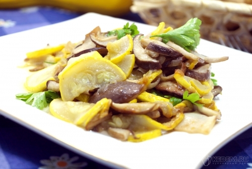 Кабачками с грибами