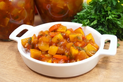 Кабачковый салат на зиму с томатной пастой и болгарскими перцами