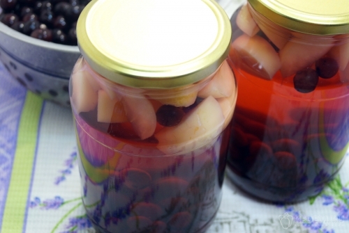 Компот из вишни с яблоками на зиму