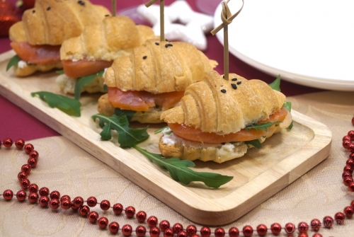 Круассаны с красной рыбой