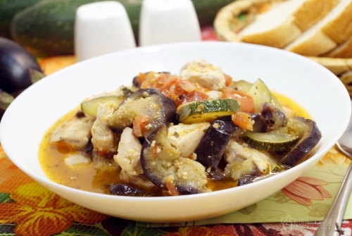 Курица с кабачками в мультиварке