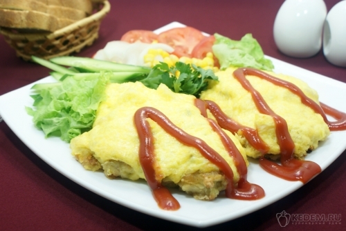 Куриная грудка в духовке под ананасами