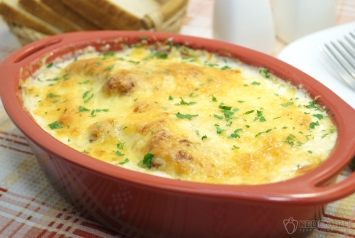 Куриные грудки в духовке в сливочном соусе