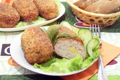 Куриные котлеты с сыром