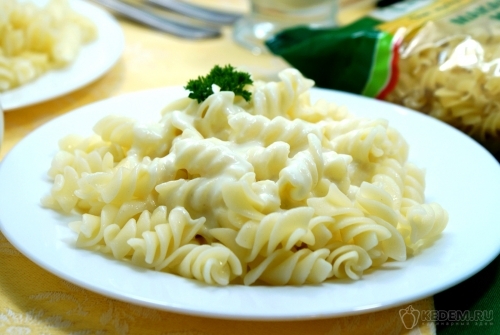 Макароны с соусом бешамель