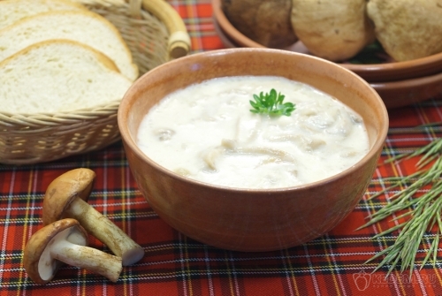 Маслята жареные со сметаной