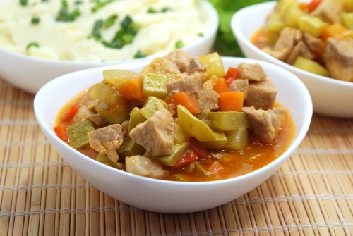 Мясное рагу с кабачками