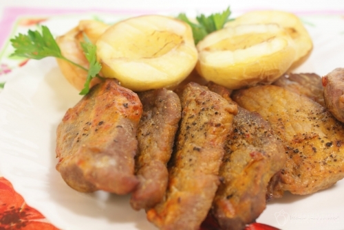 Мясо с персиками