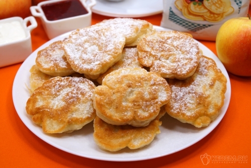 Оладьи с яблоками