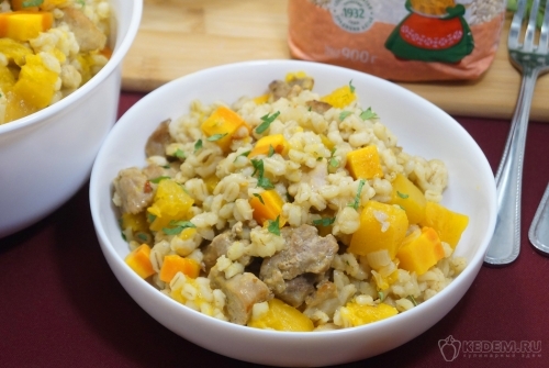 Перловка с мясом и тыквой