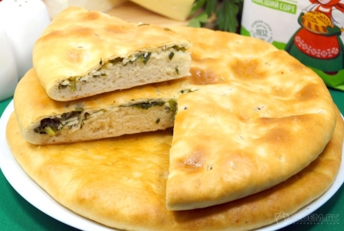 Пирог с зеленью и сыром