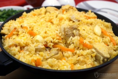 Плов с курицей на сковороде