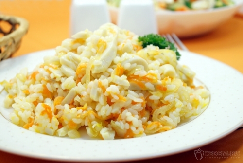 Рис с кальмарами