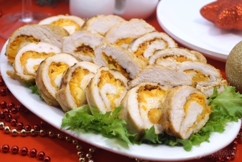 Рулетики из куриного филе с сыром и морковью