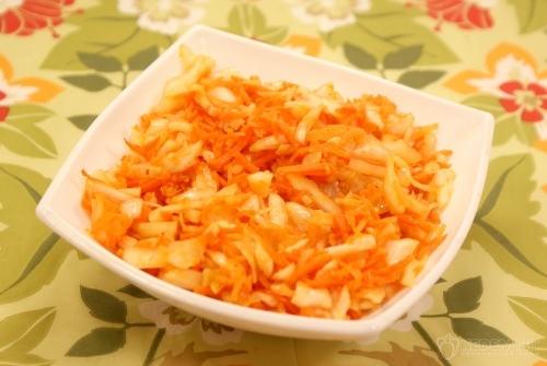Салат из капусты с морковью и уксусом