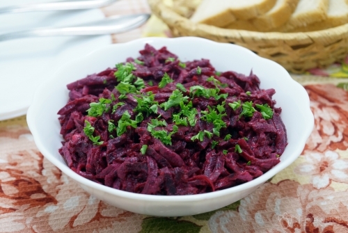 Салат из свеклы с чесноком