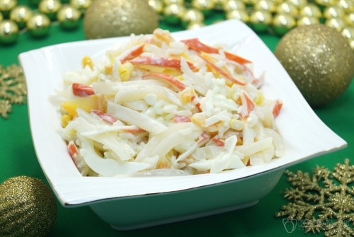 Салат с кальмарами и крабовыми палочками Приключение