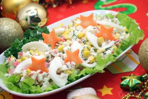 Салат с крабовыми палочками и кукурузой
