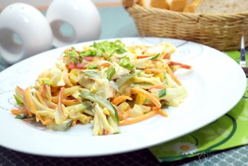 Салат с крабовыми палочками Палочка-выручалочка
