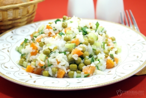 Салат с рисом и огурцом Софья