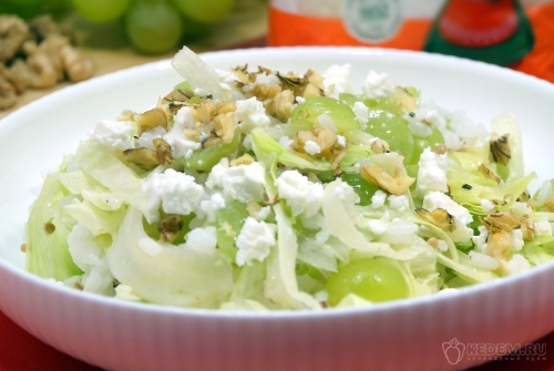 Салат с рисом и виноградом