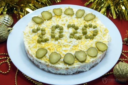 Слоеный салат с печенью 2020