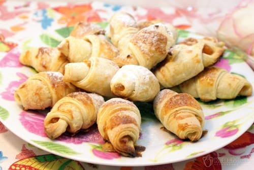 Слойки с курагой